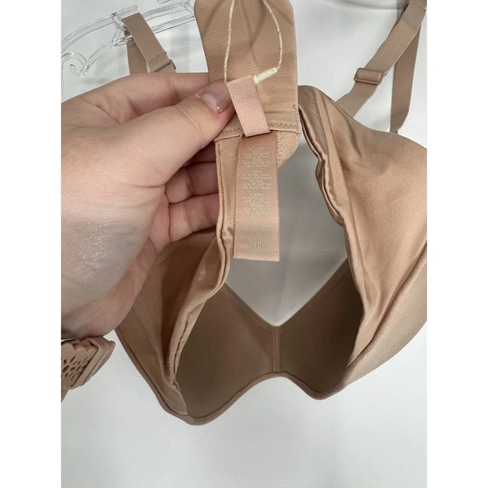 SKIMS Wireless Form Push Up Plunge Bra Womens Size 36DD Mica Tan Beige Padded